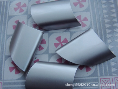 丹阳市后巷镇诚实车饰厂 喷漆印刷、UV硬化与钢琴烤漆加工一站式解决方案